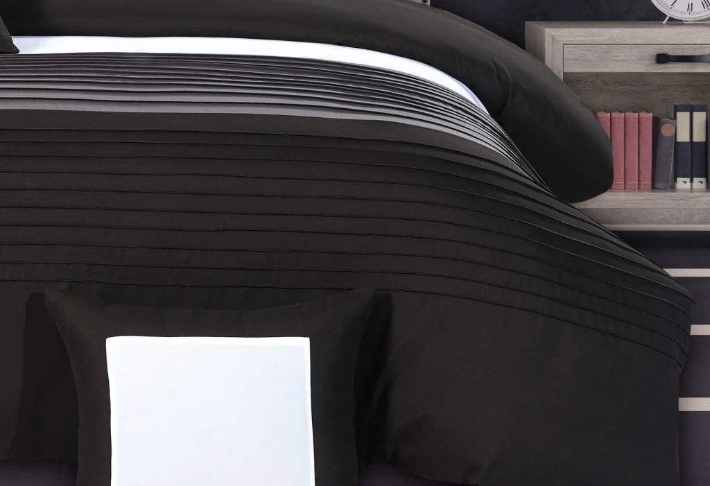 Super King Size Black And Grey Rich Pintuck Quilt Cover Set (3PCS) 4 Super King Size Black And Grey Rich Pintuck Quilt Cover Set (3PCS) - Image 2
